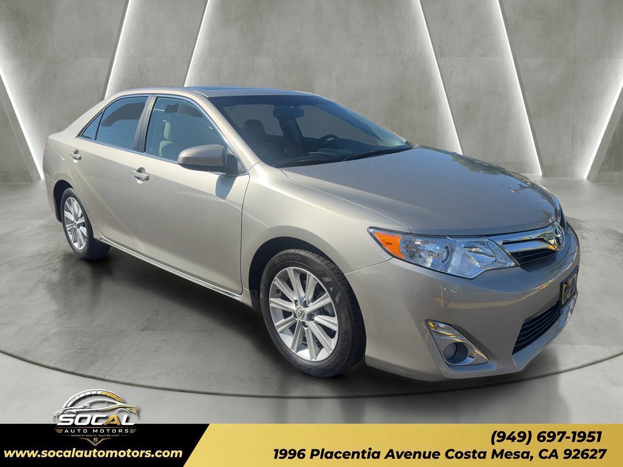 Used 2014 Toyota Camry XLE w/ Leather Package FWD image 7