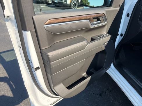 Certified 2024 Chevrolet Silverado 1500 LT AWD/4WD image 11