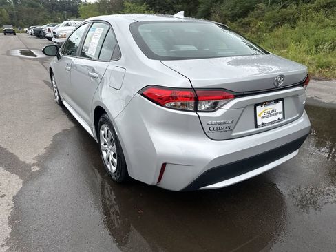 Used 2022 Toyota Corolla LE image 5
