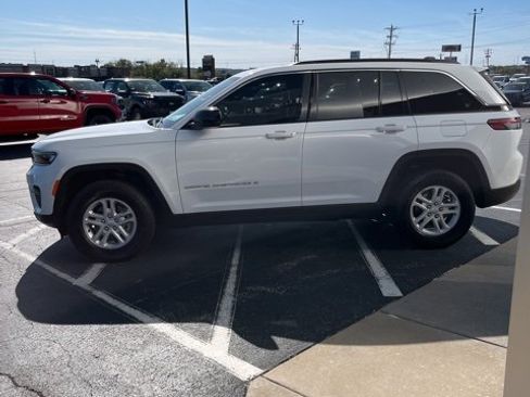 Used 2025 Jeep Grand Cherokee Laredo w/ Trailer Tow Package image 3