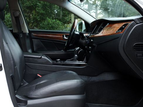 Used 2016 Hyundai Equus Signature image 21