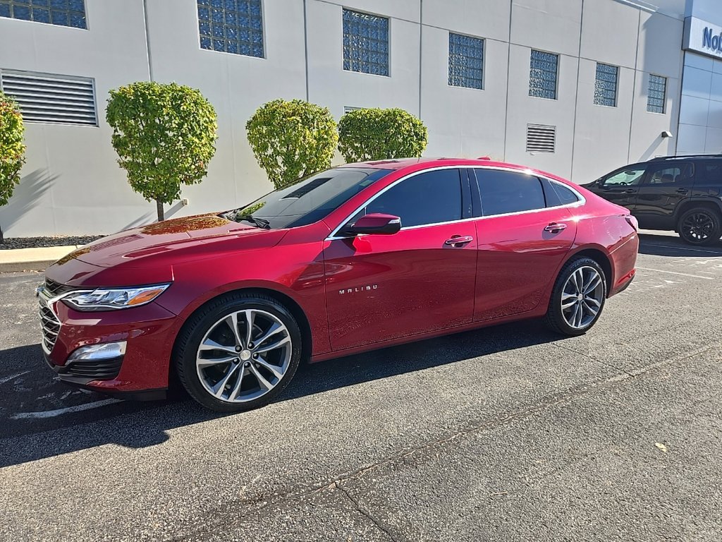 Used 2019 Chevrolet Malibu Premier w/ Sun and Wheel Package FWD image 2