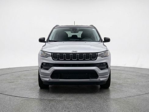 Used 2025 Jeep Compass Limited AWD/4WD image 2