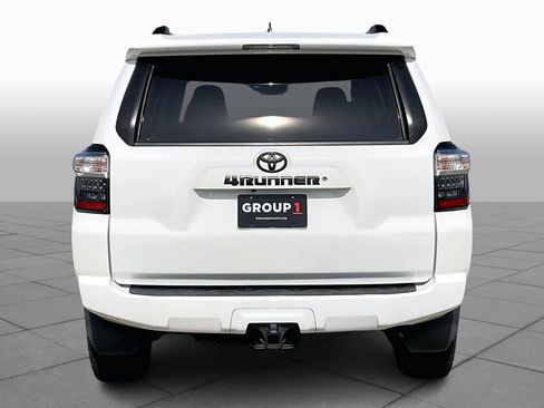 Used 2021 Toyota 4Runner SR5 image 5