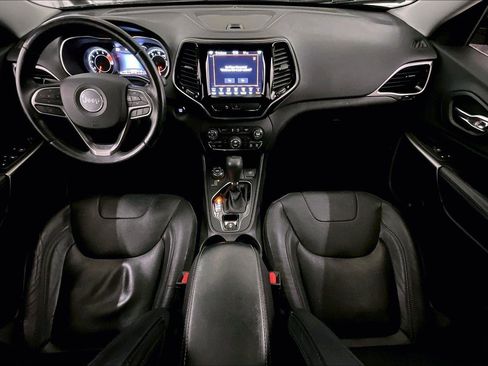 Used 2019 Jeep Cherokee Limited image 14