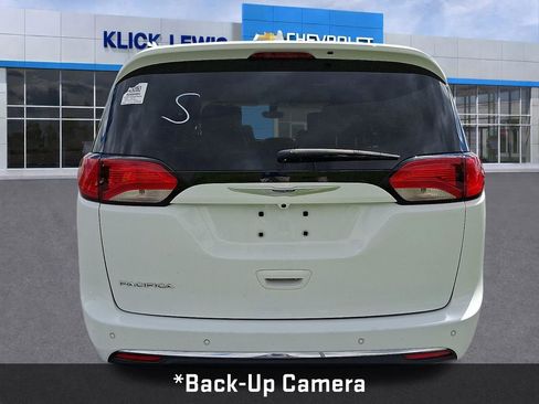 Used 2020 Chrysler Pacifica Touring-L Plus FWD image 7