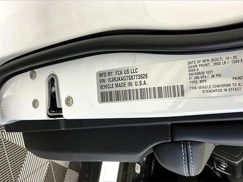 New 2025 Jeep Grand Cherokee L Altitude image 14