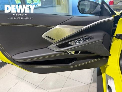 Used 2022 Chevrolet Corvette Stingray Premium Conv w/ Z51 Performance Package RWD image 13