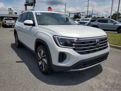 Used 2025 Volkswagen Atlas SEL AWD/4WD image 8
