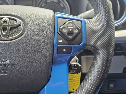 Used 2016 Toyota Tacoma SR5 RWD image 25