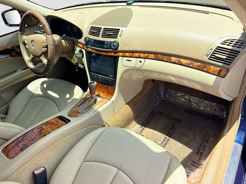 Used 2009 Mercedes-Benz E 350 Sedan image 12