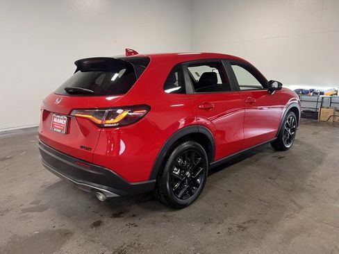 Used 2023 Honda HR-V Sport image 3
