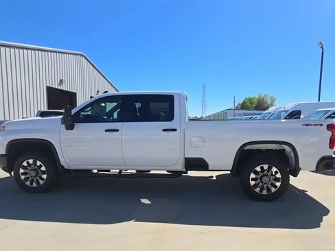 Used 2025 Chevrolet Silverado 2500 Custom w/ Custom Value Package AWD/4WD image 3