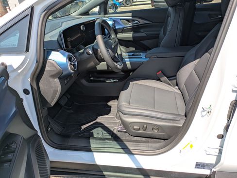 New 2026 Chevrolet Equinox EV LT w/ LPO, All-Weather Mat Package image 11