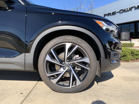 Used 2022 Volvo XC40 T5 R-Design w/ Advanced Package image 13