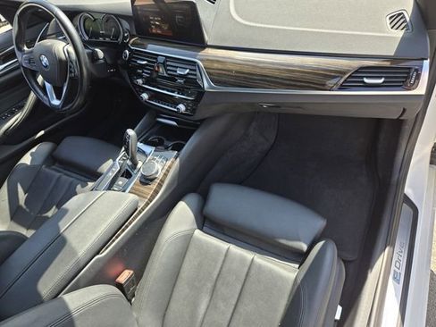 Used 2018 BMW 530e RWD image 18