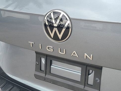 Used 2022 Volkswagen Tiguan SE FWD image 9