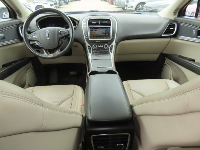 Used 2016 Lincoln MKX Reserve w/ Driver Assistance Package FWD image 21