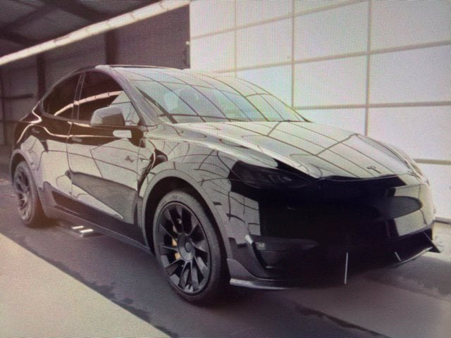 Used 2022 Tesla Model Y Long Range AWD/4WD image 1