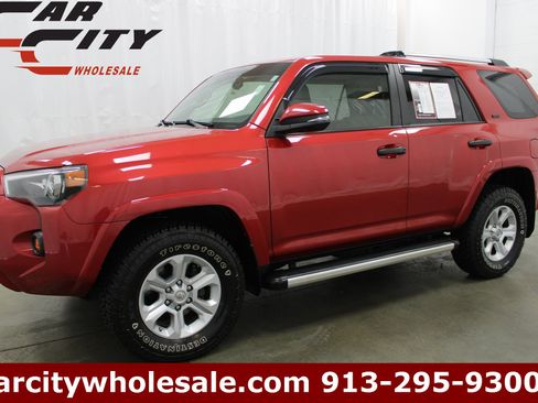 Used 2021 Toyota 4Runner SR5 Premium image 1