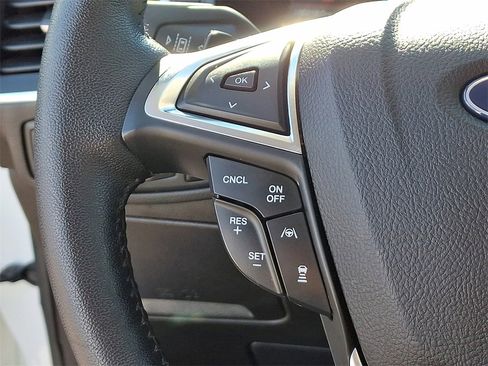 Used 2022 Ford Edge Titanium w/ Class II Trailer Tow Package image 23