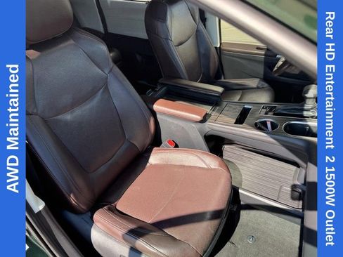 Used 2022 Toyota Sienna Platinum AWD/4WD image 11