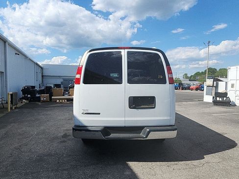 Used 2020 Chevrolet Express 3500 LT w/ LT Preferred Equipment Group RWD image 4