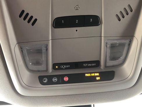 Used 2019 Buick Enclave Essence AWD/4WD image 22