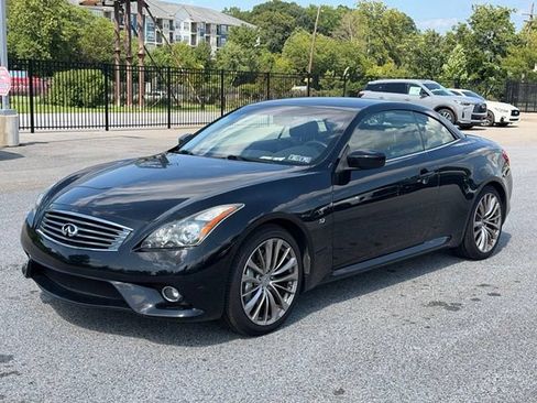 Used 2014 INFINITI Q60 Convertible w/ Premium Package RWD image 3