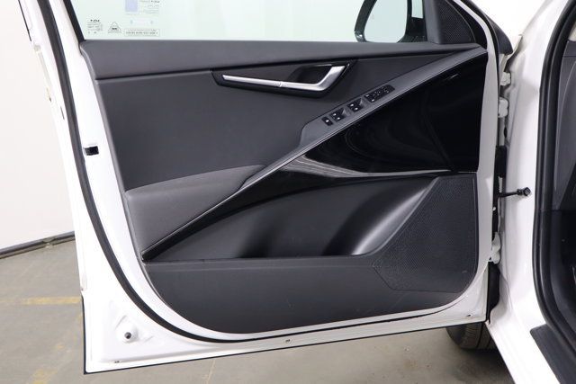 Certified 2024 Kia Niro Wind FWD image 13