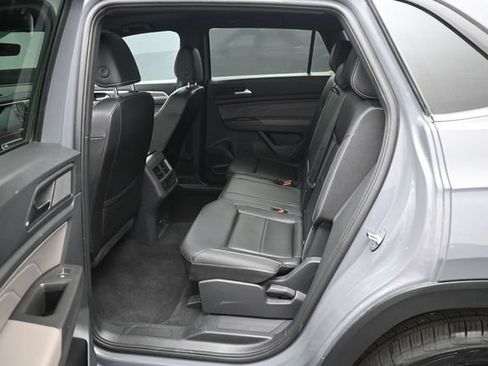 Used 2022 Volkswagen Atlas Cross Sport SE AWD/4WD image 30