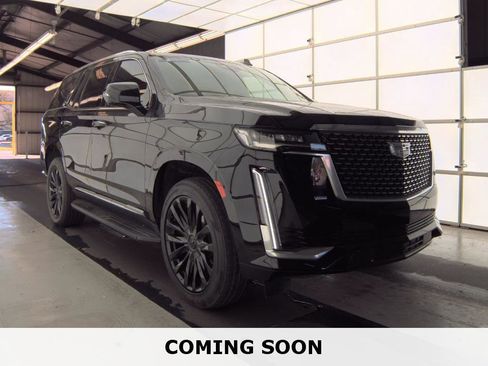 Used 2021 Cadillac Escalade Luxury image 1