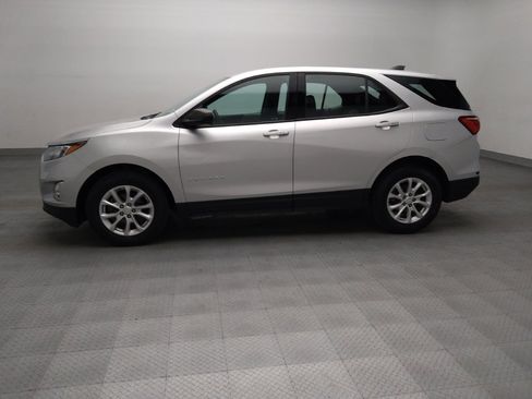 Used 2019 Chevrolet Equinox LS FWD image 2