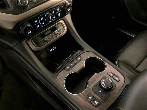 Used 2023 GMC Acadia Denali FWD image 17