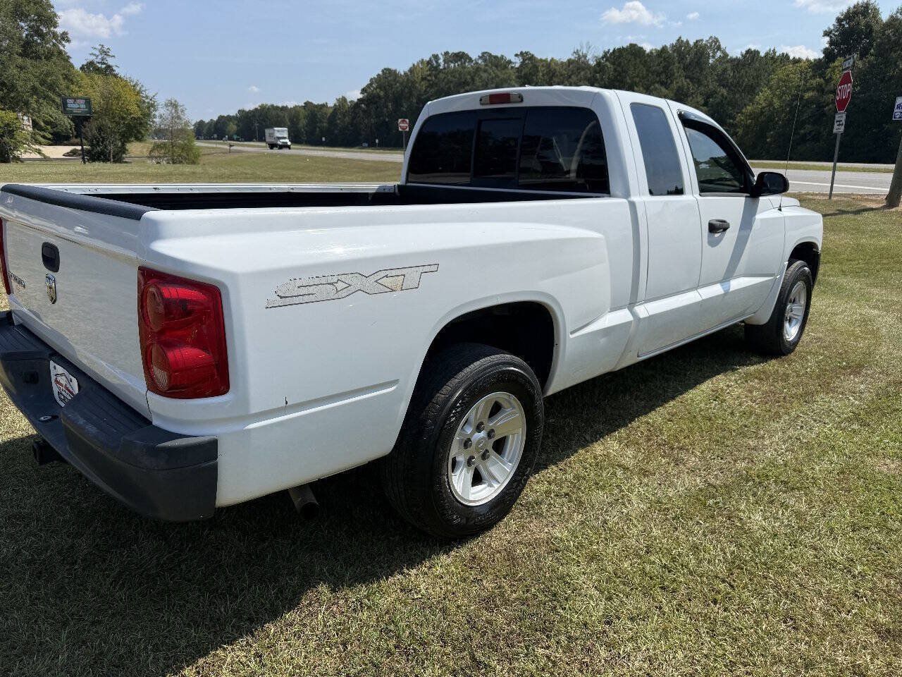 Used 2008 Dodge Dakota SXT w/ Convenience Group RWD image 5