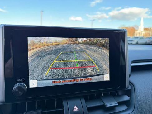 Used 2024 Toyota RAV4 XLE image 7