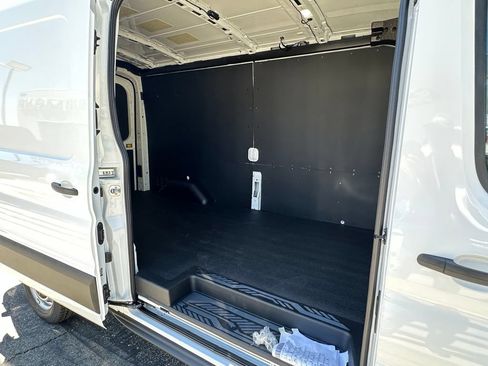 New 2026 Ford Transit 250 148 Medium Roof w/ Load Area Protection Package RWD image 19