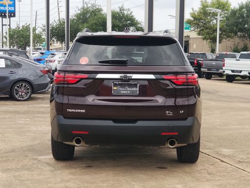 Used 2023 Chevrolet Traverse LT w/ LT Premium Package FWD image 7