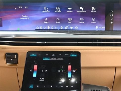 New 2025 Cadillac Escalade IQ Luxury 2 image 28