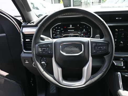 Used 2023 GMC Sierra 1500 Denali w/ Technology Package AWD/4WD image 2