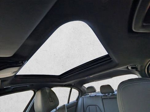 Certified 2023 BMW 330i Sedan w/ Convenience Package RWD image 18