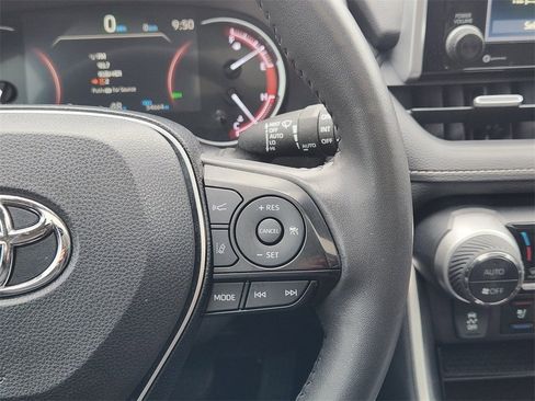 Used 2019 Toyota RAV4 Limited image 30