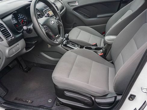 Used 2017 Kia Forte LX FWD image 18
