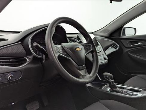 Used 2025 Chevrolet Malibu LT FWD image 23