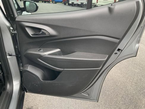 Used 2025 Chevrolet Trax LT w/ LT Convenience Package image 49