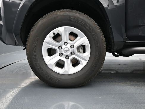 Used 2024 Toyota 4Runner SR5 AWD/4WD image 27