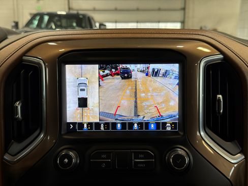 Used 2021 Chevrolet Silverado 1500 High Country w/ Technology Package image 29