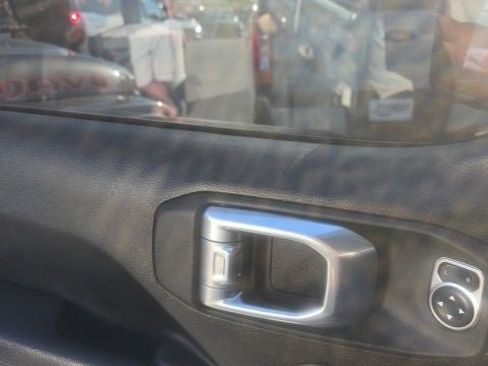 Used 2024 Jeep Gladiator Mojave w/ Technology Group image 26