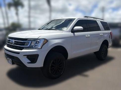 Used 2019 Ford Expedition XLT w/ Equipment Group 201A AWD/4WD image 3