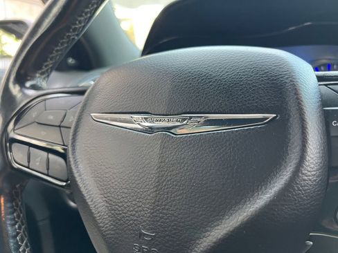 Used 2019 Chrysler 300 S image 17